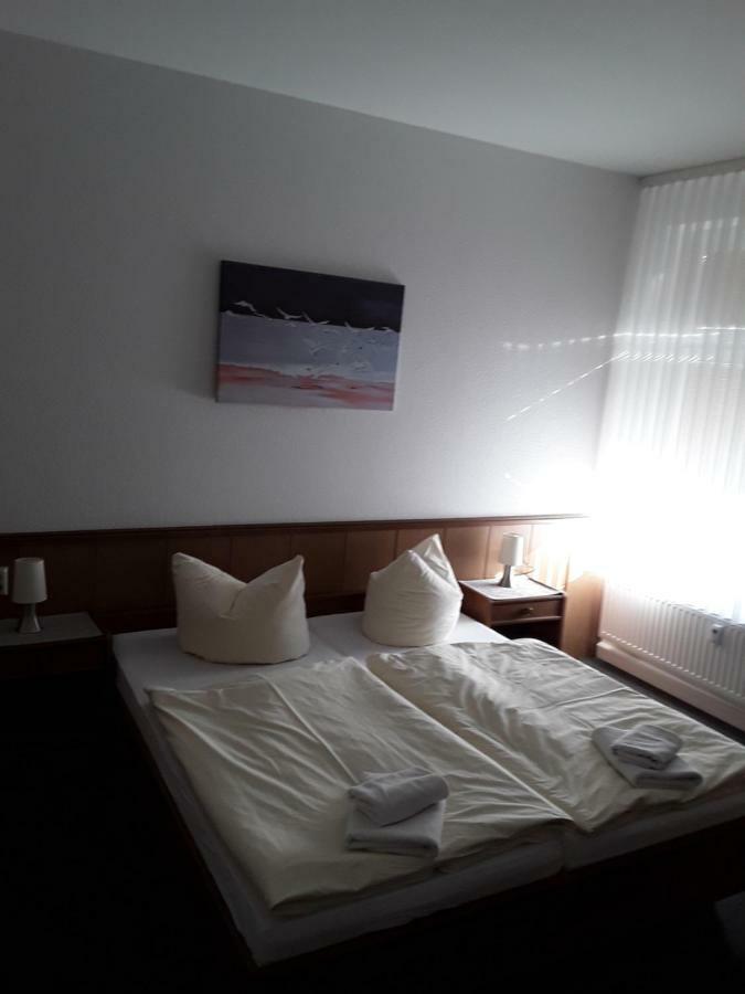 Goldener Anker Hotel Genthin Exterior foto